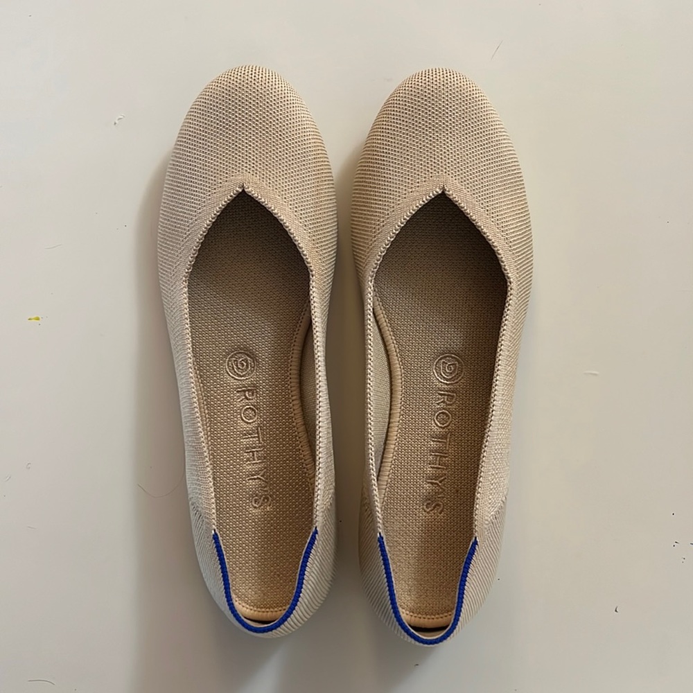 Rothys 9.5 Ecru flats